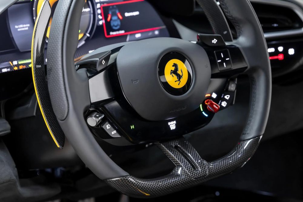 Ferrari 296 GTB พวงมาลัย