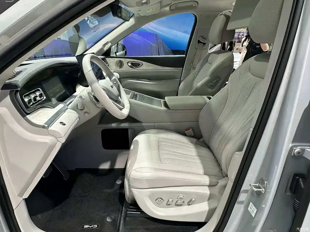 BYD Sealion 08
