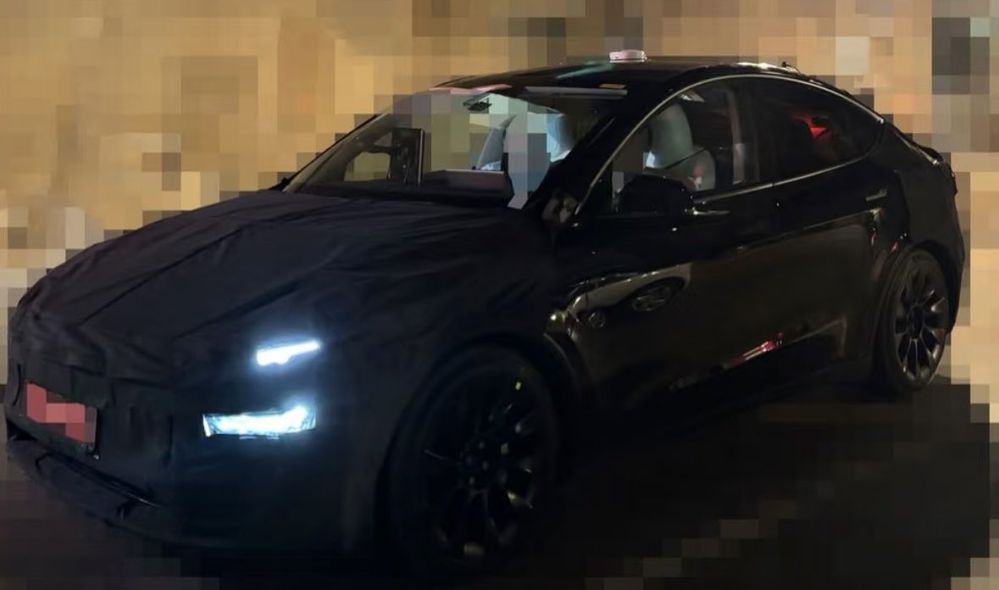 Tesla Model Y Refresh Spyshot