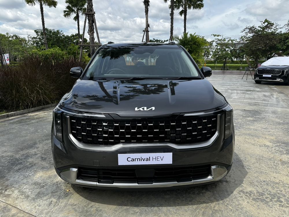 Kia Carnival HEV 2025