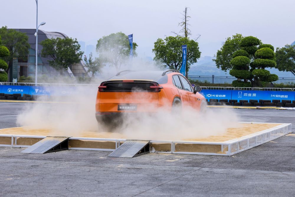 CHANGAN SDA OS 4.0 ขับออกจากทราย