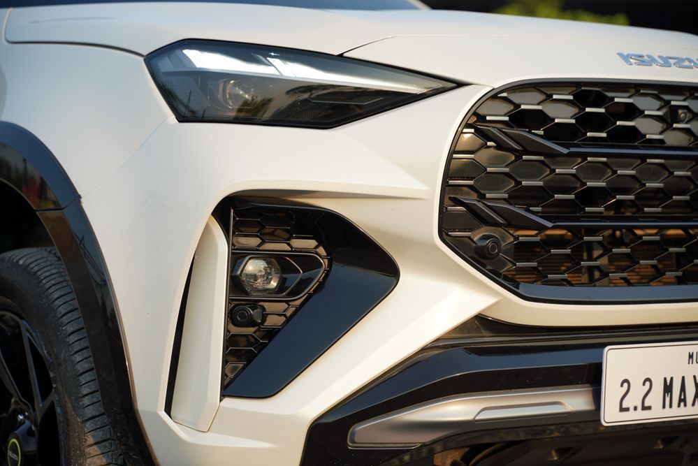 MU-X 2.2 Ddi MAXFORCE RS ไฟหน้า