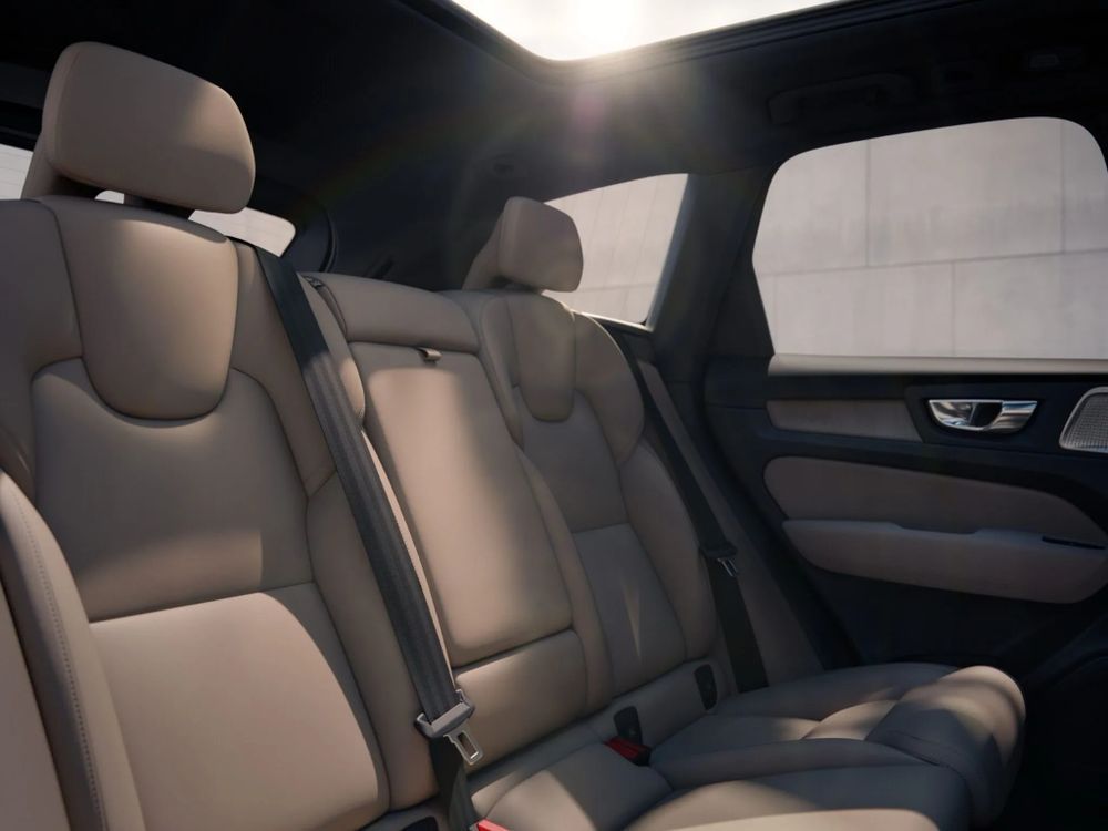 Volvo XC60 Facelift 2026 (เบาะโดยสารตอนหลัง)