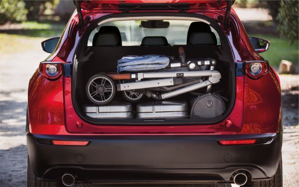 mazda cx-30 รุ่น ultra 2025 ด้านท้าย