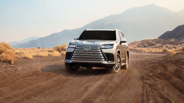 The All-new Lexus LX 500d 2025-2026 ด้านหน้าแบบลุย