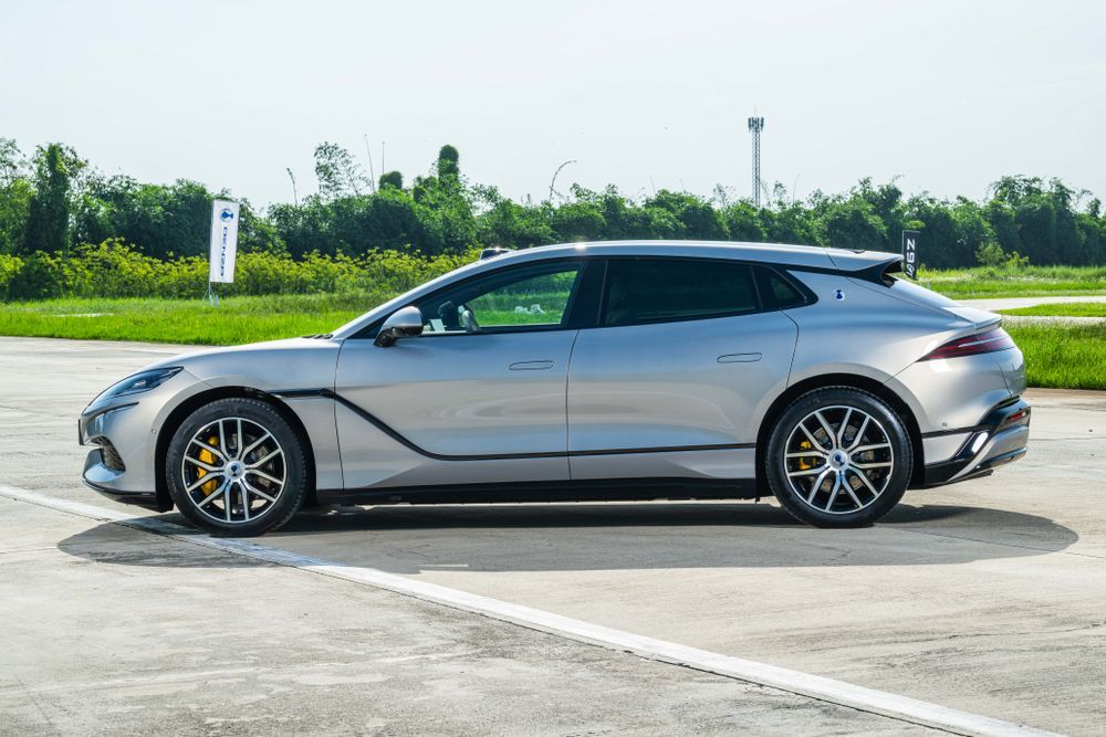 DENZA Z9GT