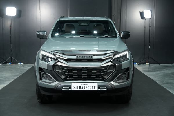d-max v-cross 2025-2026