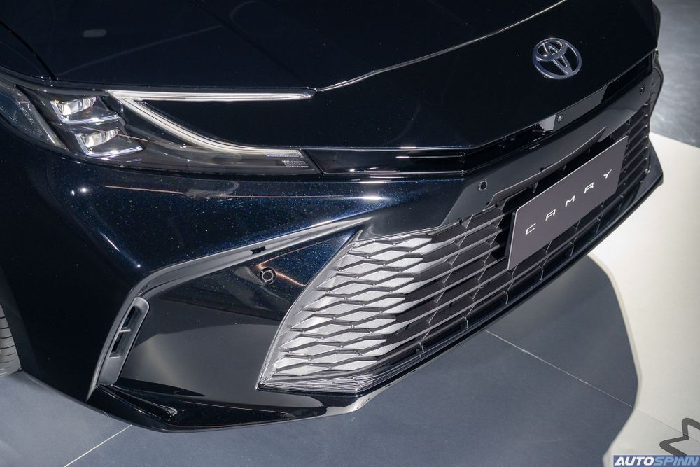 TOYOTA CAMRY 2024-2025