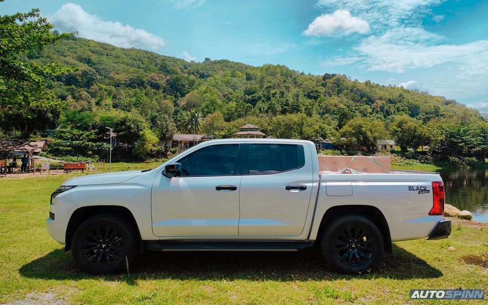 Mitsubishi Triton  BLACK EDITION 