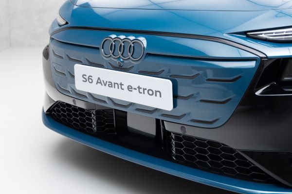 ตารางผ่อน Audi S6 e-tron 2025 กระจังหน้า