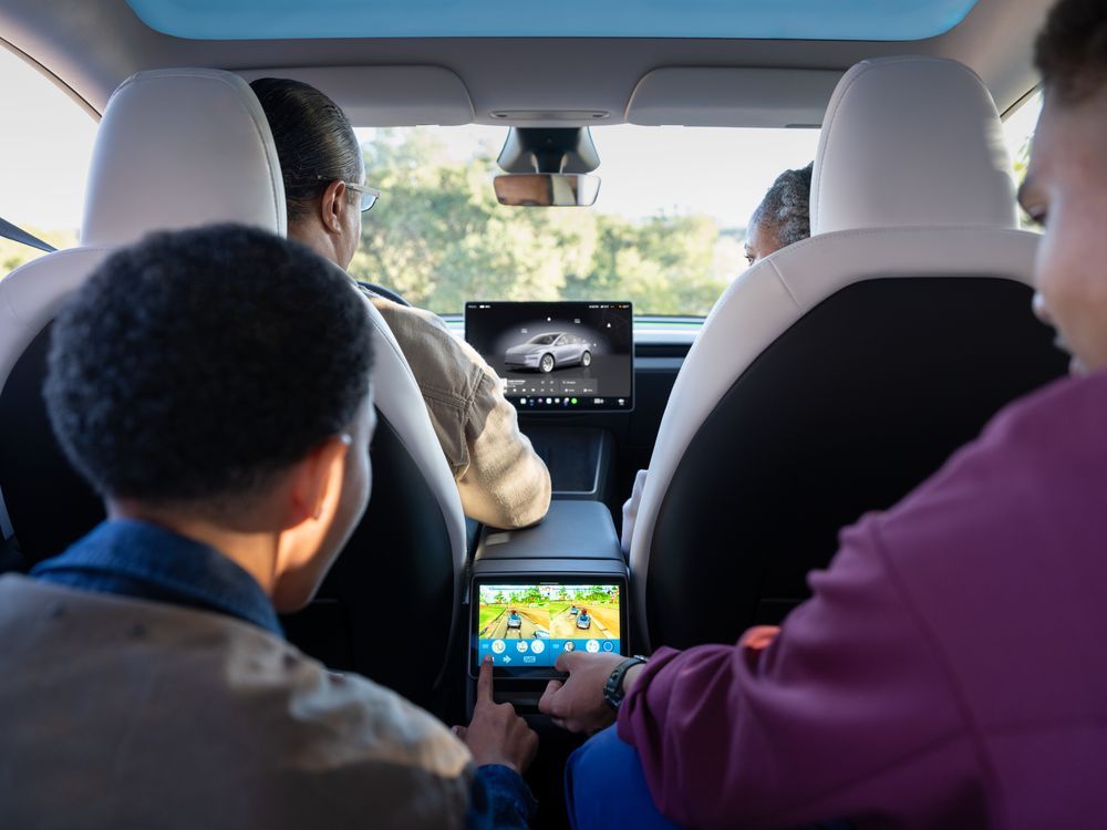 Tesla Model Y 2025 Rear screen