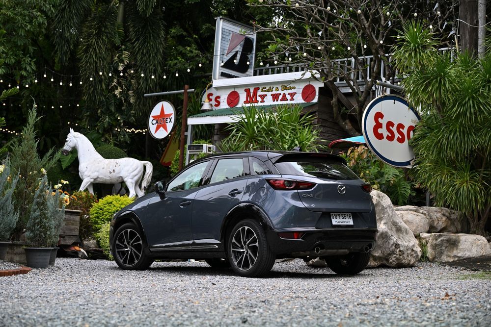 NEW MAZDA CX-3 ESSENTIAL SIGNATURE ด้านท้าย