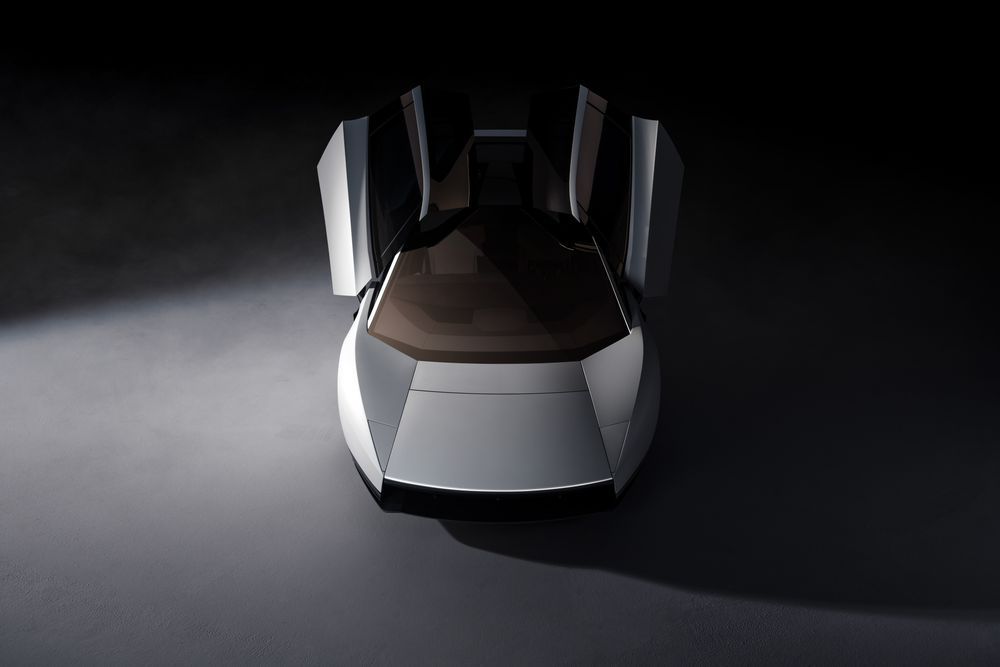 Tesla Roadster 2026