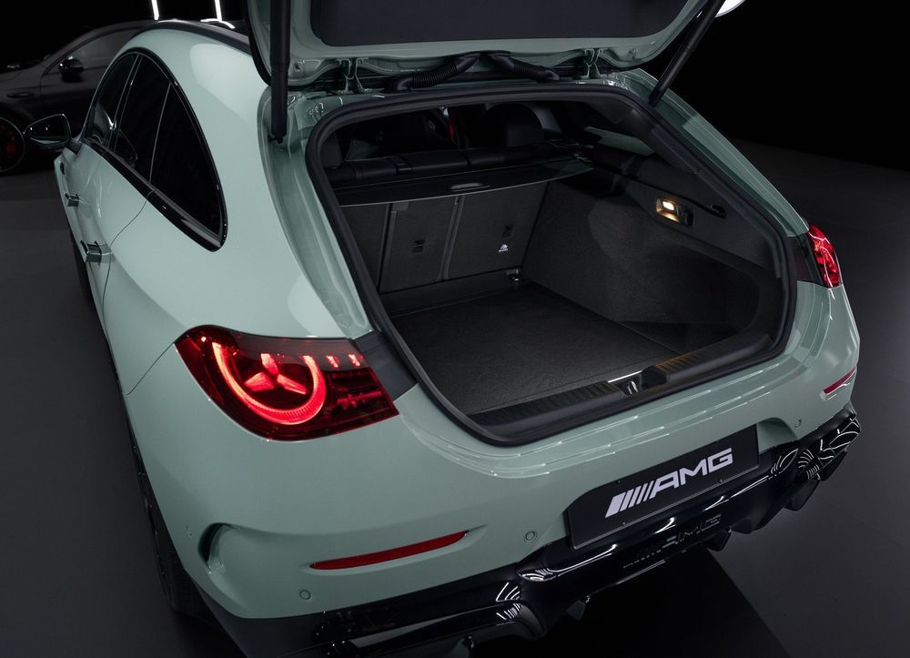 Mercedes-AMG CLA 45 4MATIC+ Shooting Brake ช่องเก็บของด้านท้าย