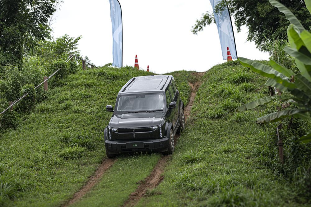 JAECOO 6 EV Off road