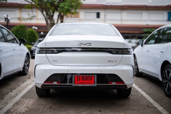 BYD SEAL 5 DM-i SUPER PHEV dynamic 2026 ด้านหลัง