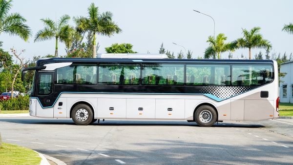 Mercedes-Benz Bus RS1936 2025 ด้านข้าง
