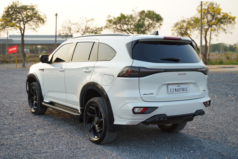 MU-X 2.2 Ddi MAXFORCE RS ด้านท้าย