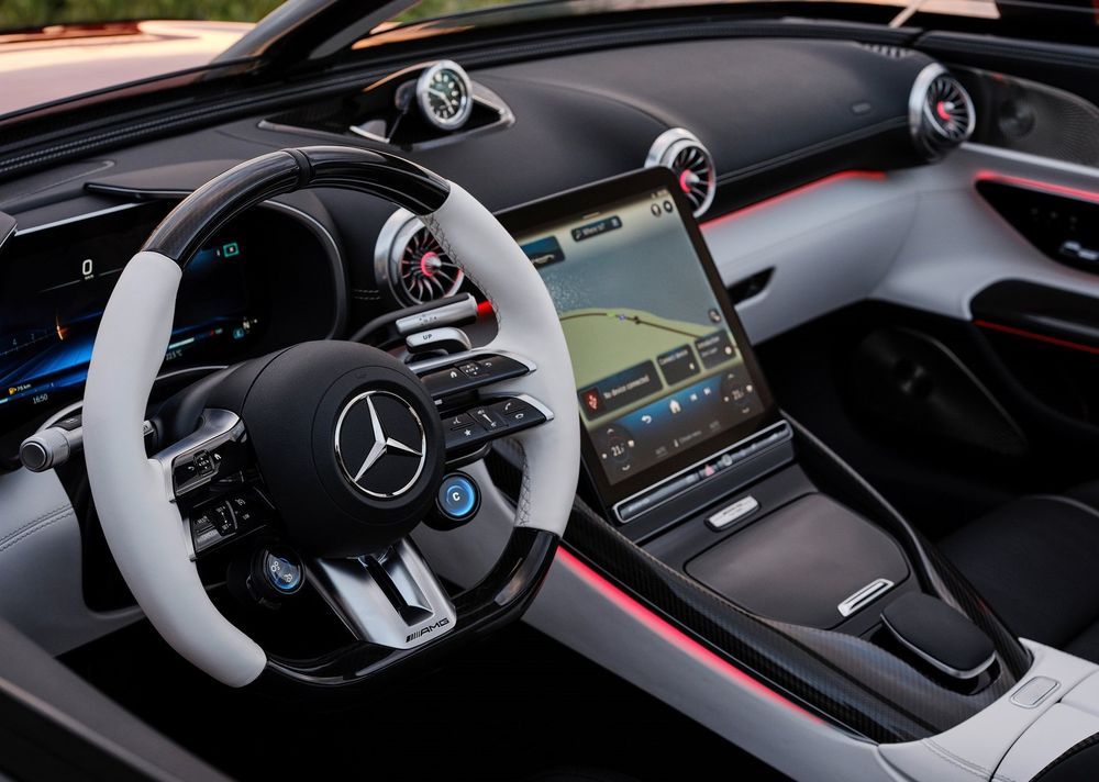 Mercedes-AMG PureSpeed คอนโซลหน้า