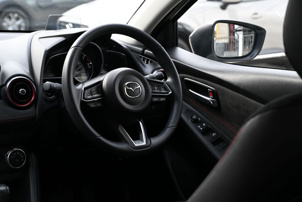 NEW MAZDA 2 ESSENTIAL SIGNATURE Sport พวงมาลัย