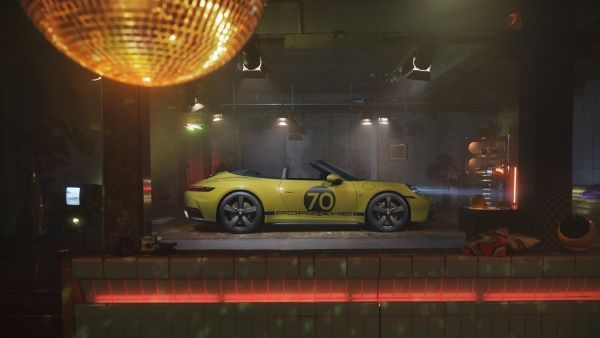 The new Porsche 911 Spirit 70 2025 ด้านข้าง