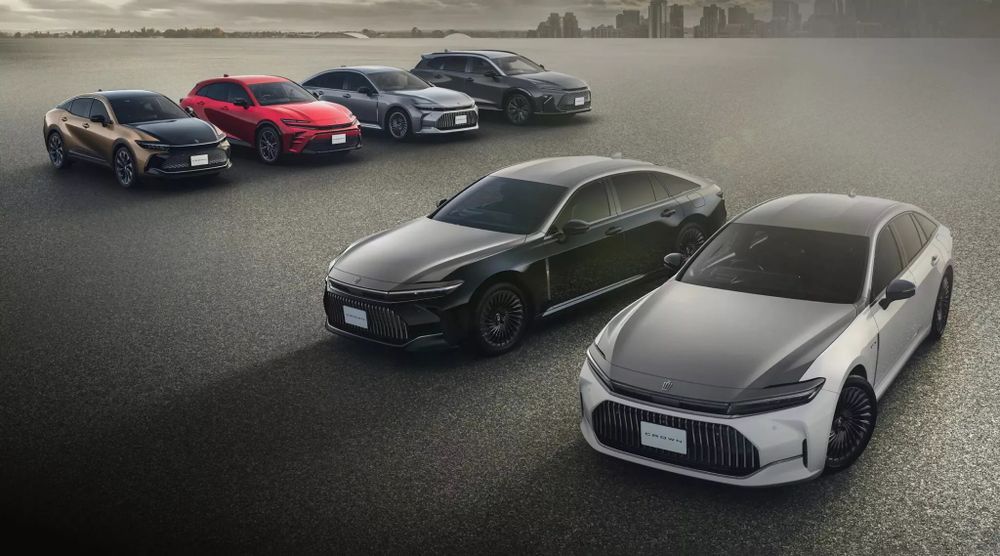 Toyota Crown รุ่นพิเศษฉลองครบรอบ 70 ปี