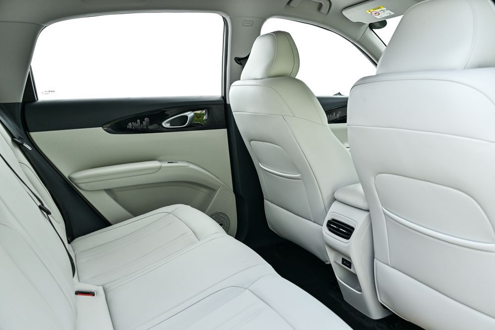 Geely EX2 ที่นั่งผู้โดยสารตอนหลัง