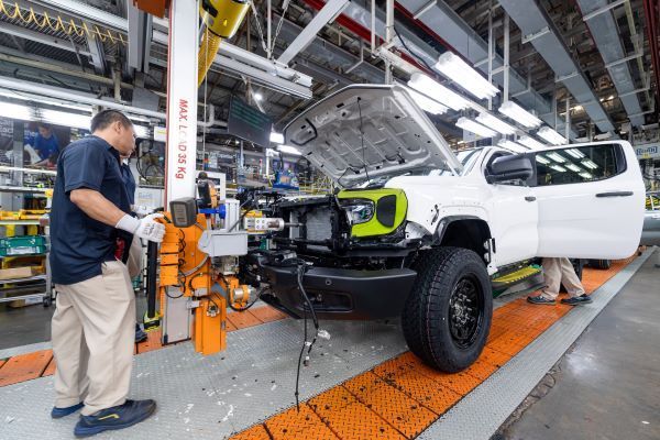 Ford - AAT รับรางวัลดีเด่นด้านความปลอดภัย และสวัสดิการแรงงานต่อเนื่อง