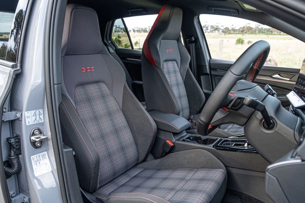 VW Golf GTI 2026 เบาะโดยสาร