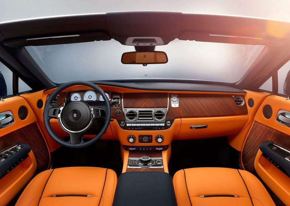 Rolls-Royce Dawn ภายในห้องโดยสาร