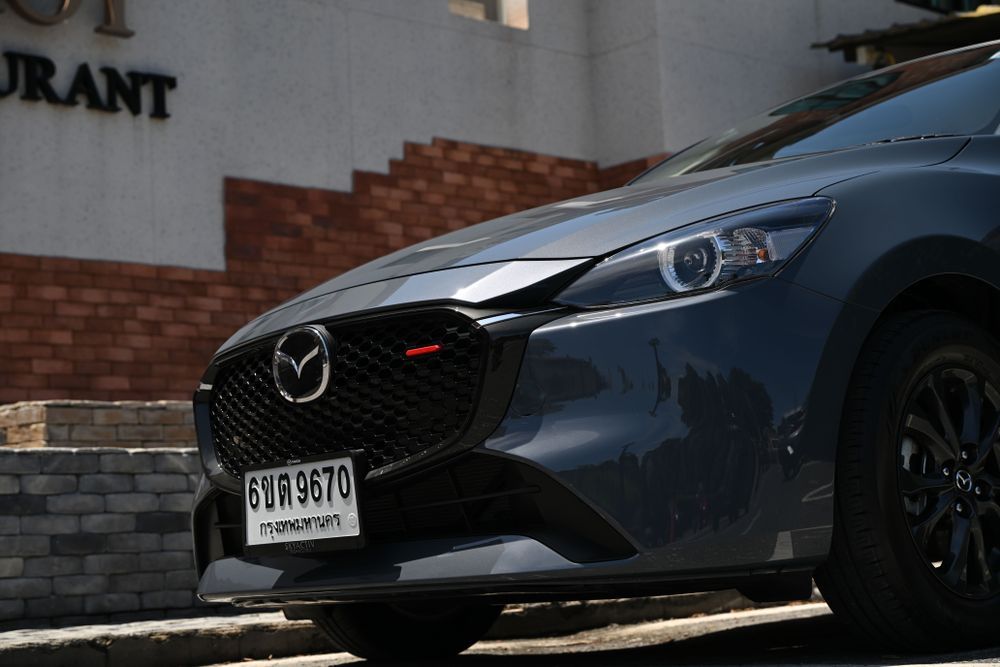 NEW MAZDA 2 ESSENTIAL SIGNATURE กระจังหน้า