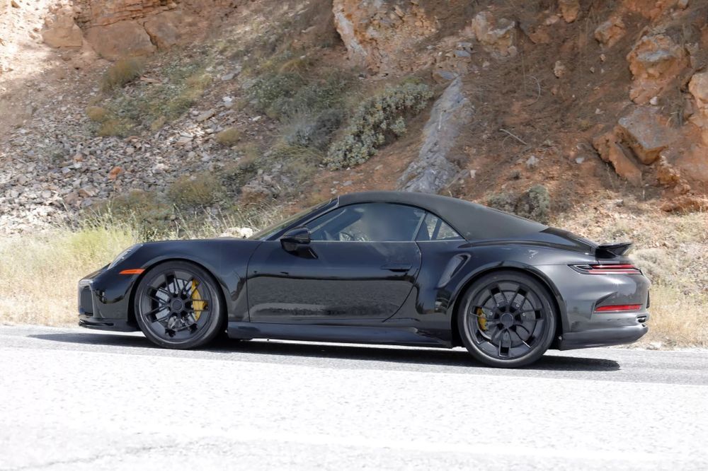 Porsche 911 Turbo Hybrid ด้านข้าง