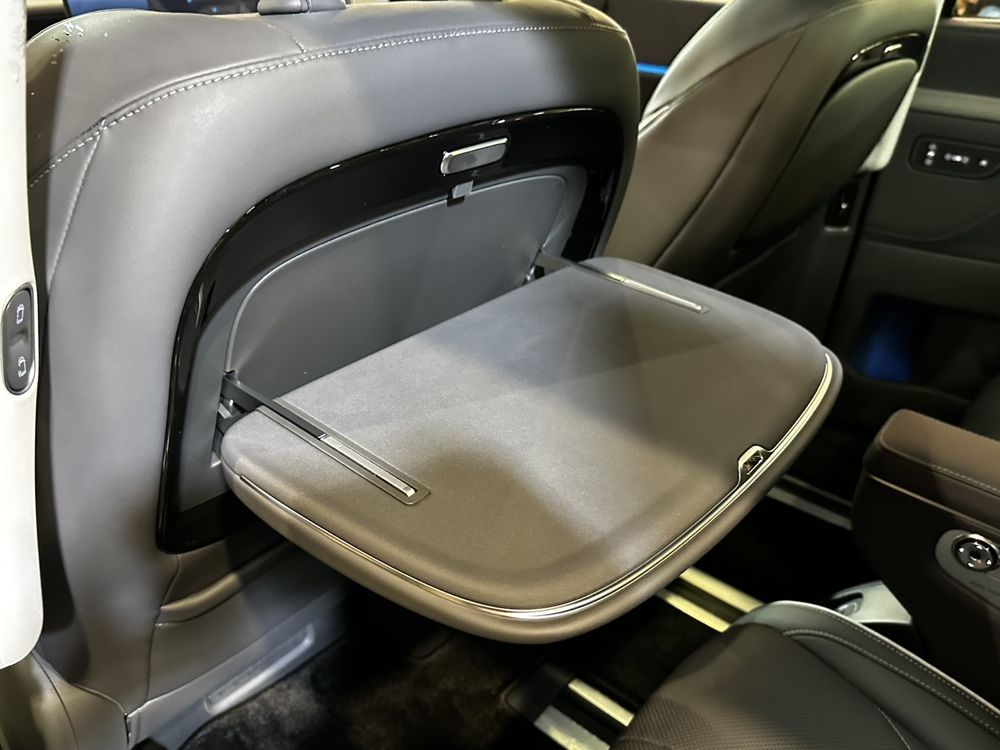 XPENG X9 Executive Special Color Edition