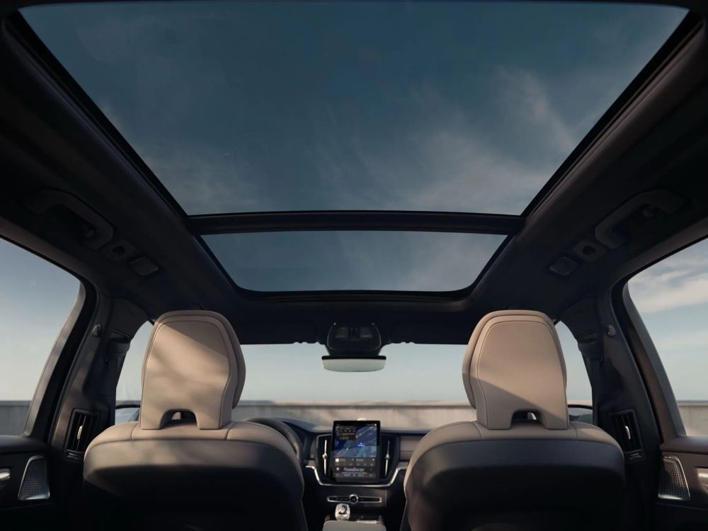 Volvo XC60 Facelift 2026 (หลังคาซันรูฟ)