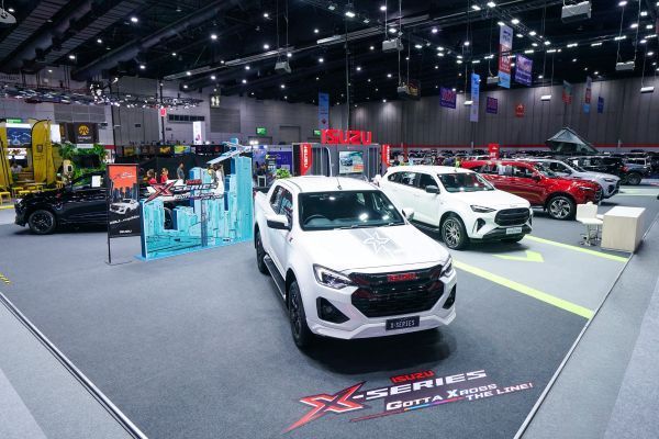 ISUZU X-SERIES รุ่น SPEED 2 ประตู 1.9 ดีดีไอ บลูเพาเวอร์ สีดำบาวาเรียน 1