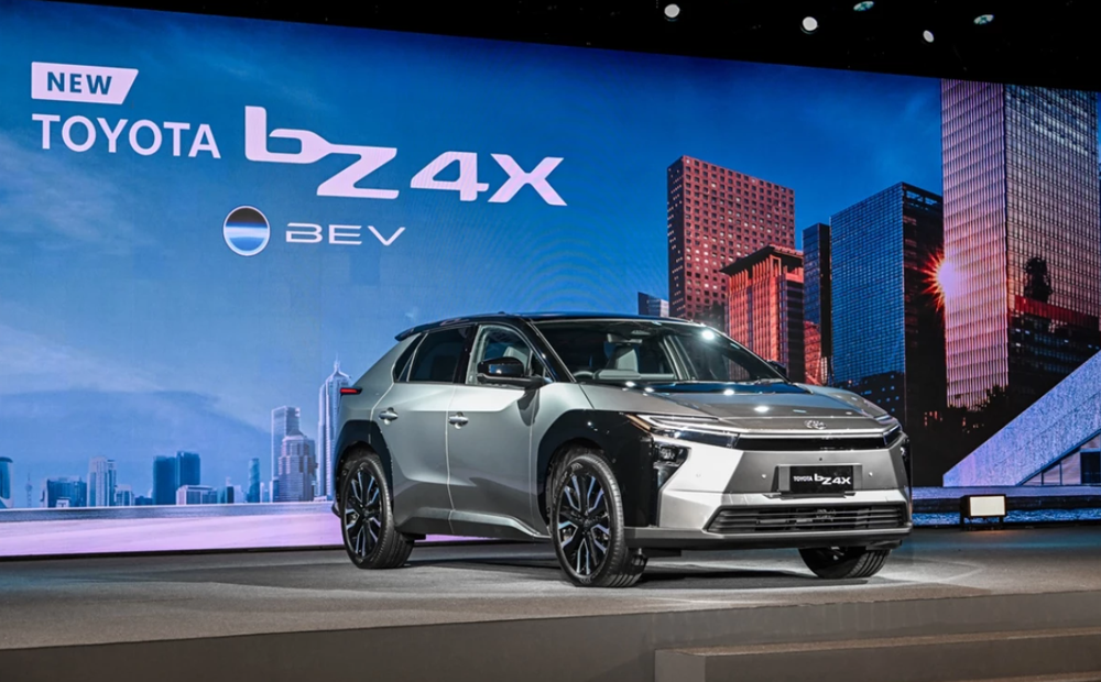 Toyota เผยยอดจองสิทธิ์ New bZ4X ทะลุ 1,000 คัน หลังเปิดเพียง 3 วัน