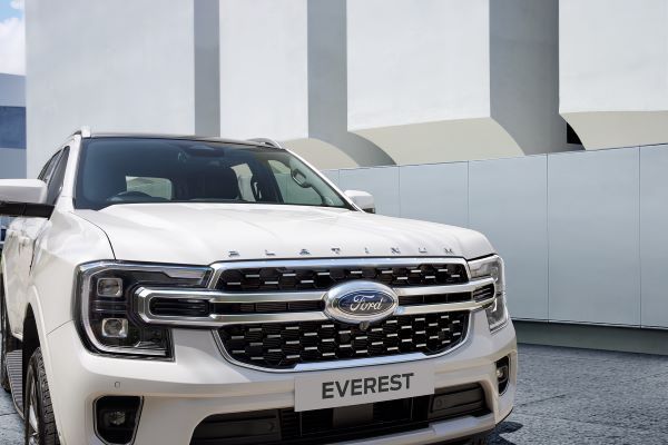 Ford Everest Platinum ดีเซล 3.0 V6 2024 กระจังหน้า