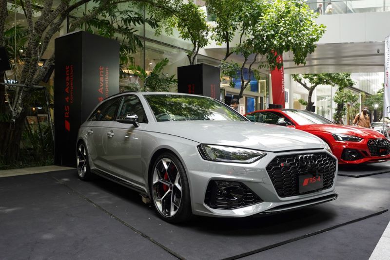 RS 4 Avant Competition ภายนอก