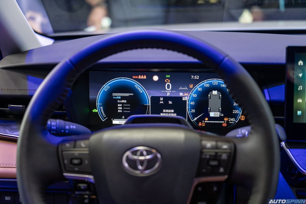 Toyota Camry Hybrid 2024