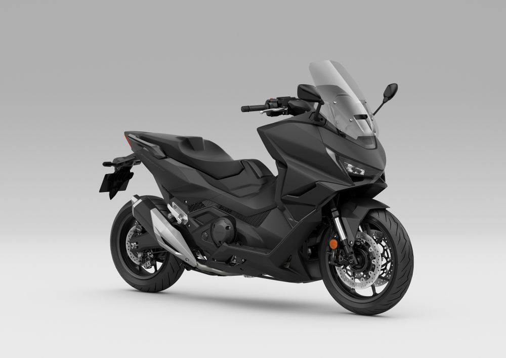 Honda Forza 750 2025 Blacked out