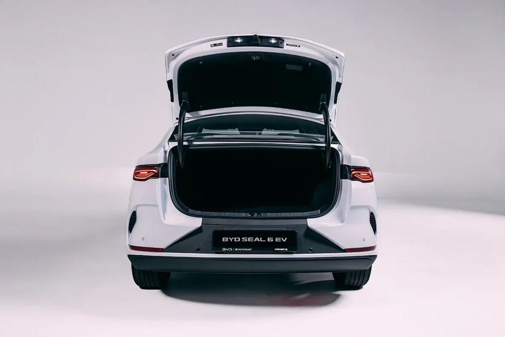 BYD SEAL 6 2026 เปิดกระโปรงท้าย