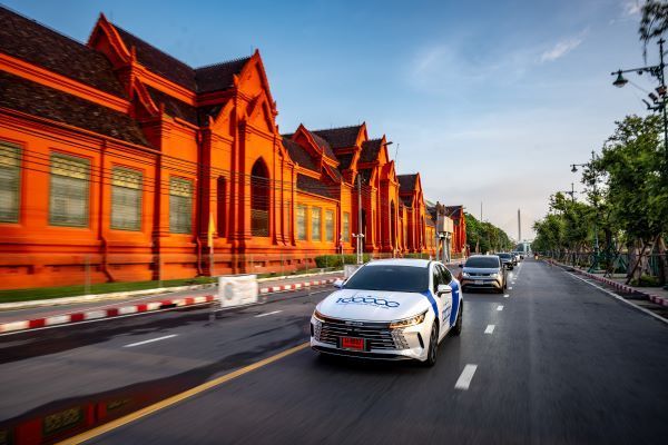 บีวายดี ส่งมอบรถยนต์พลังงานใหม่ BYD SEALION 6 DM-i เป็นคันที่ 100,000 ของไทย 2568