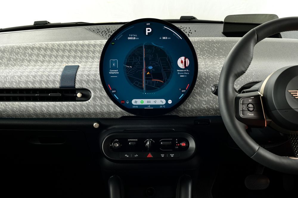 ภายใน MINI Cooper SE เจเนอเรชันที่ 5 หรือ MY2024 (11)