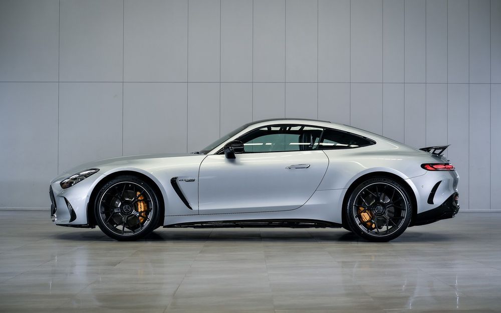  Mercedes-AMG GT 63 4MATIC+ 