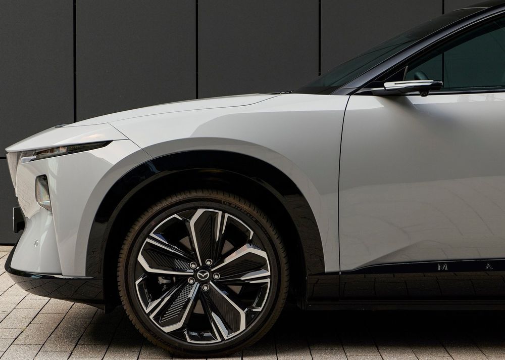 Mazda CX-6e 2027 ล้ออัลลอยด์
