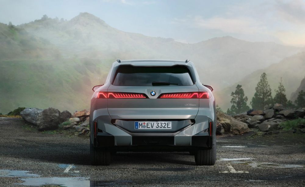 All-New BMW iX5 ด้านท้าย