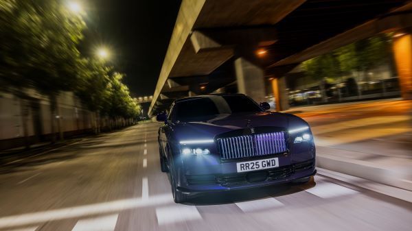 Rolls-Royce Black Badge Spectre 2025 ข้อเสนอพิเศษ