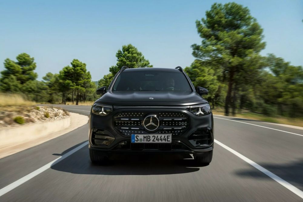Mercedes-Benz GLB 350 4Matic ด้านหน้า