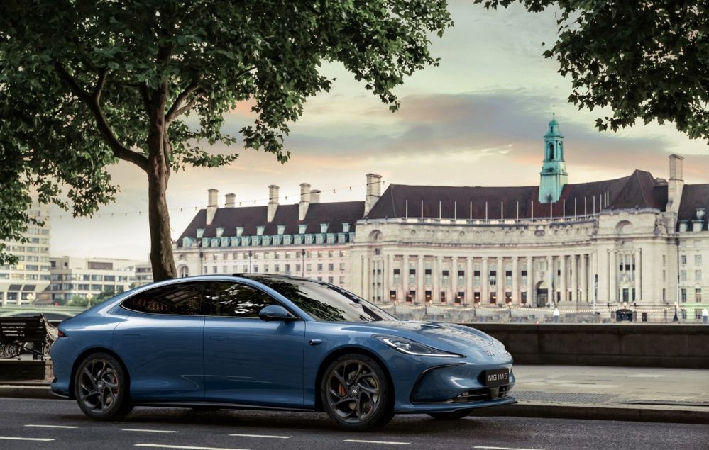 MG IM5 2025-2026