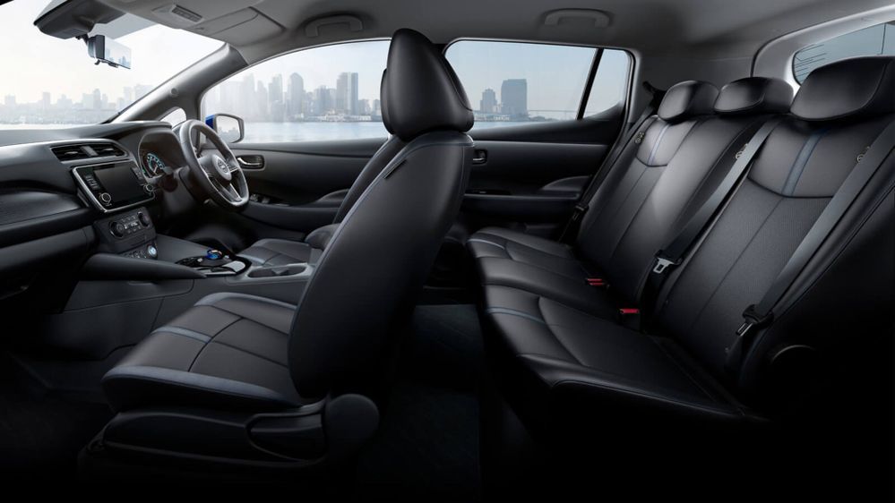 Nissan Leaf 2023 interior